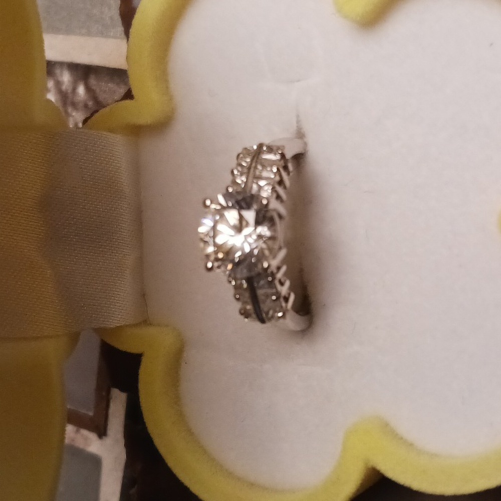 Vintage CZ diamond ring-size 6